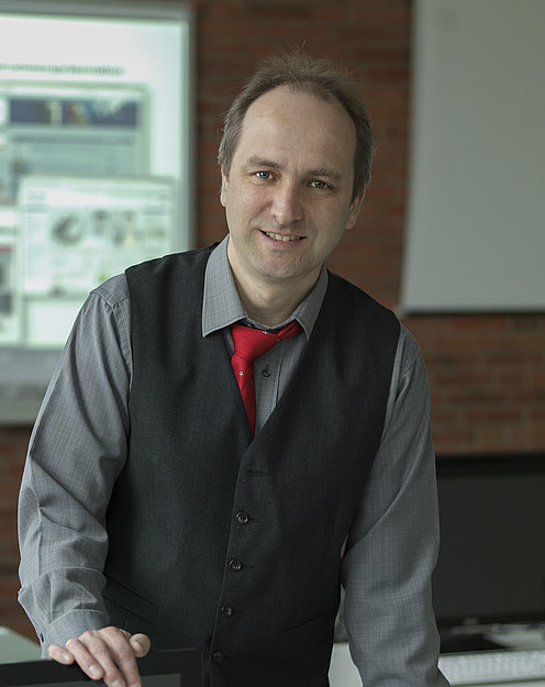 Prof. Dr. Stefan Wolf