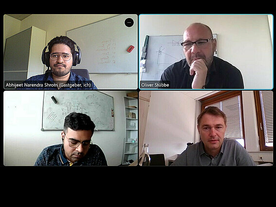 o: r.n.l. Abhijeet Shrotri (TH OWL), Professor Dr. Oliver Stübbe (TH OWL), u: r.n.l. Amlan Mukherjee (TU Darmstadt), Professor Dr. Sascha Preu (TU Darmstadt)