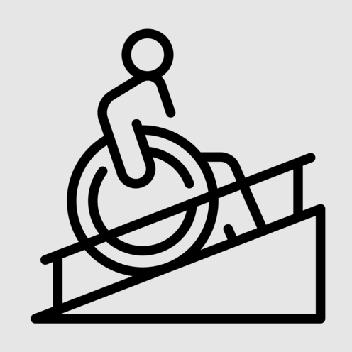 Symbol eines Rollstuhlfahrers, der eine Rampe hinauffährt, als Hinweis auf bauliche Barrierefreiheit 