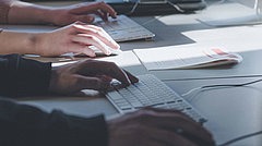 Studierende am Computer