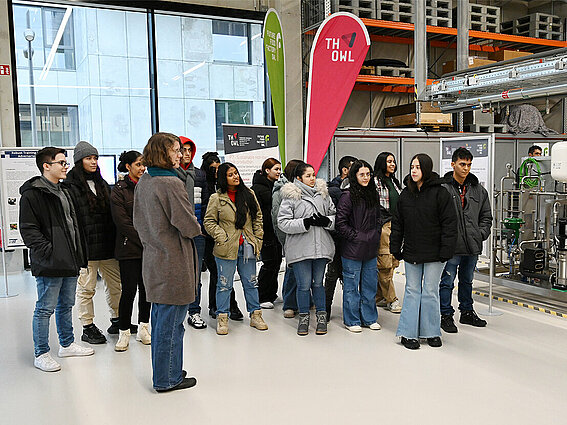 Delegation der kolumbianischen Studierenden in der Future Food Factory OWL