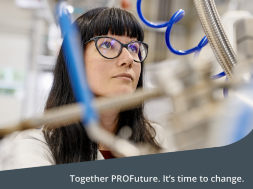 Bild von Prof.in Dr. Struck mit Schriftzug: It's time to change.