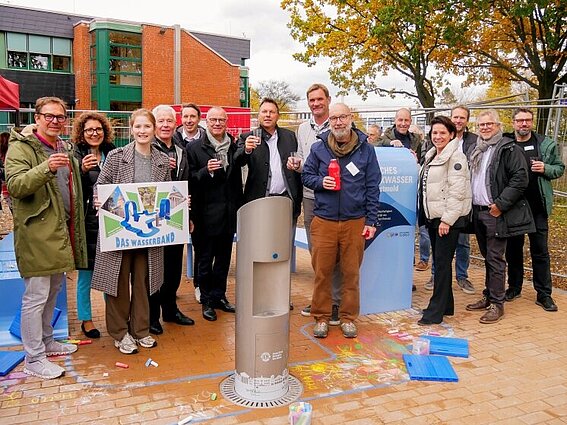 Gruppenbild am Brunnen