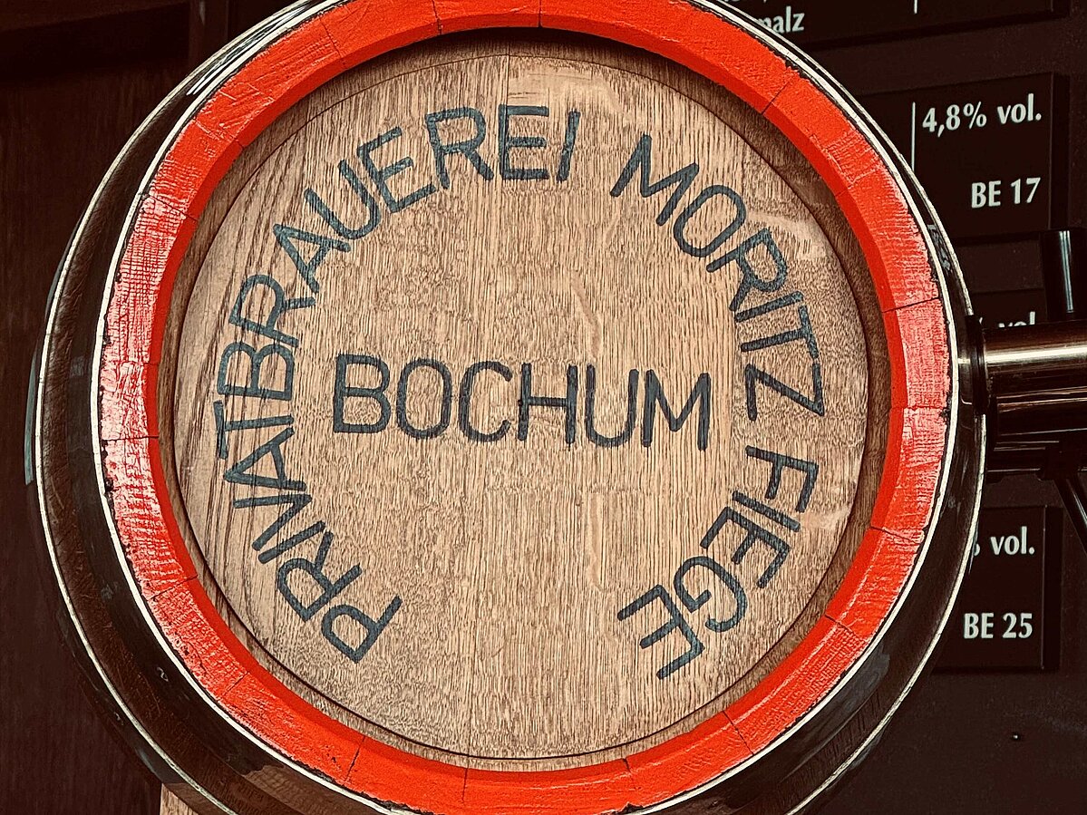 Schild Fiege Fassboden mit der Aufschrift Brauerei Moritz Fiege
