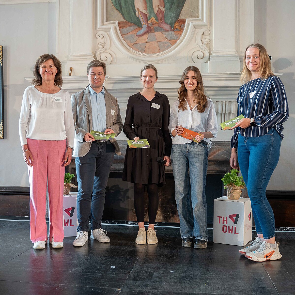 Professorin Schwickert mit Studierenden "Campus Game"