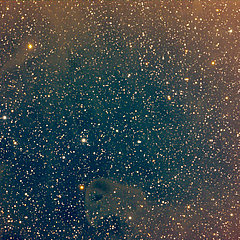 Dunkelnebel LDN 777 in den Plejaden, Tak FSQ 106 mit SBIG 8300C, 10 x 300s, PP in Pixinsight.