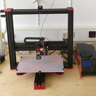 Bauvolumen: 370x250x300mm Materialien: PLA/ABS/ASA/PETG/PMMA Düse: 255°C max. Heizbett: 120°C max. Durchmesser Düse: 0.4mm Schichtdicke: bis zu 0.05mm Materialdurchmesser: 1.75mm SD-Support: Ja