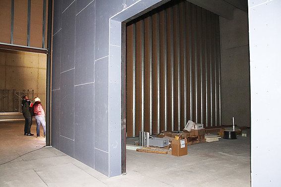 Bild der sechs Meter hohen Decken im Video- und Fotostudio im Neubau der Medienproduktion in Detmold