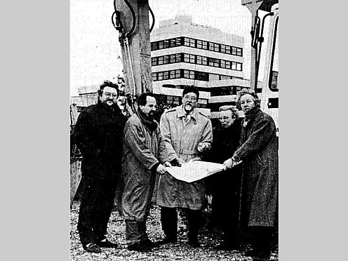 1994 FH errichtet einen neuen Laborkomplex dunkelgrau