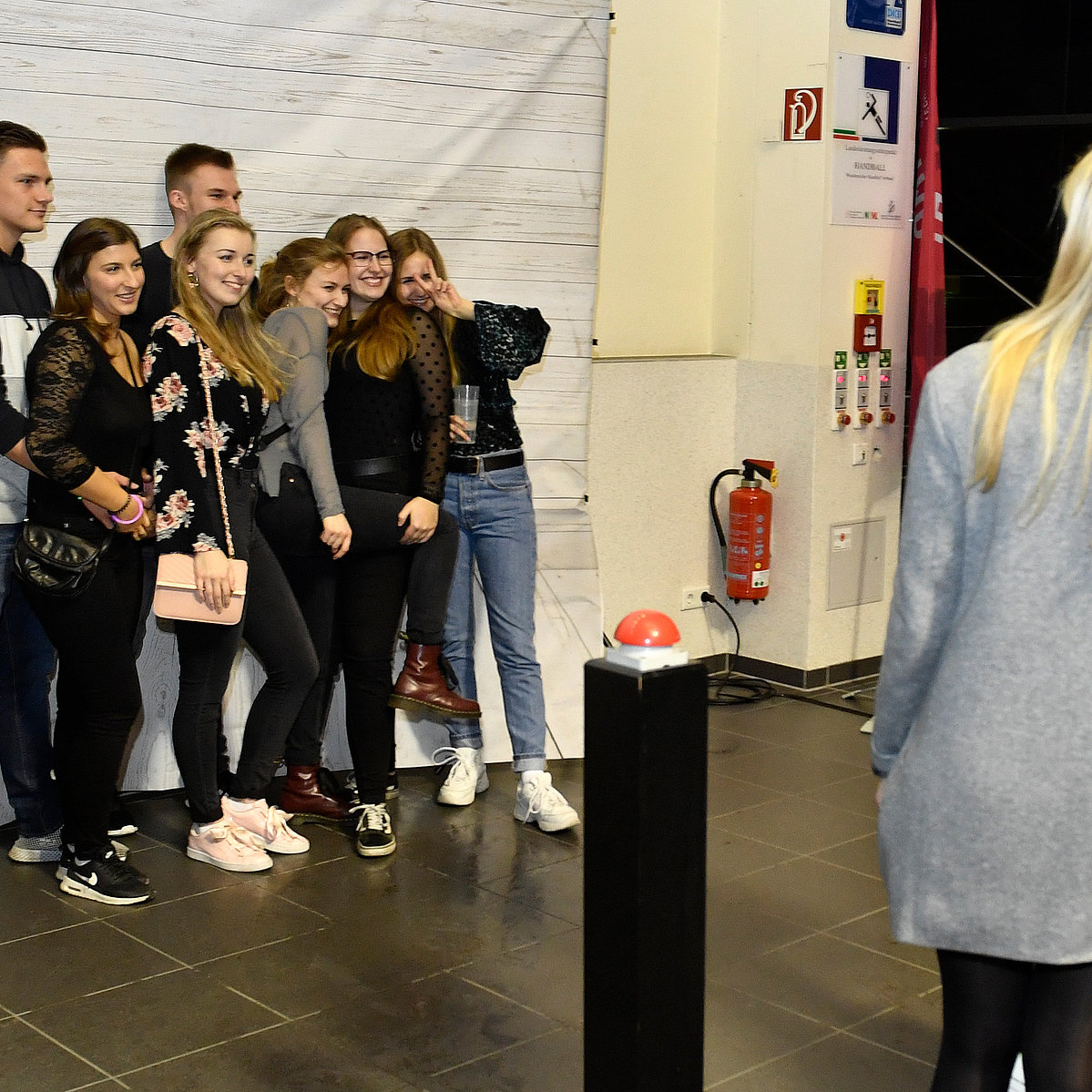 Studierende in der Photo-Box