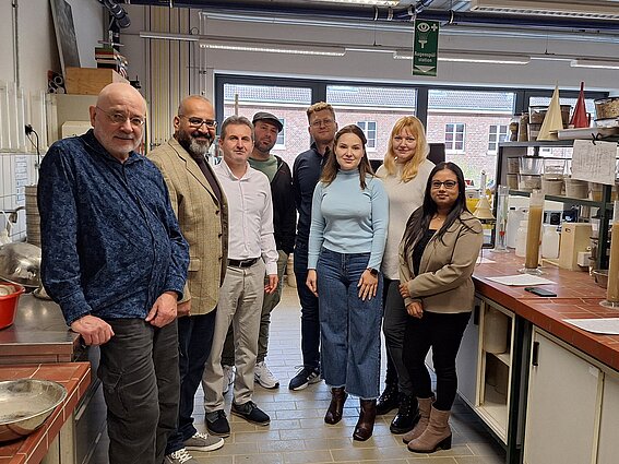 Gruppenbild im Geotechnik Labor