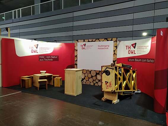 A booth at the TH OWL trade show.