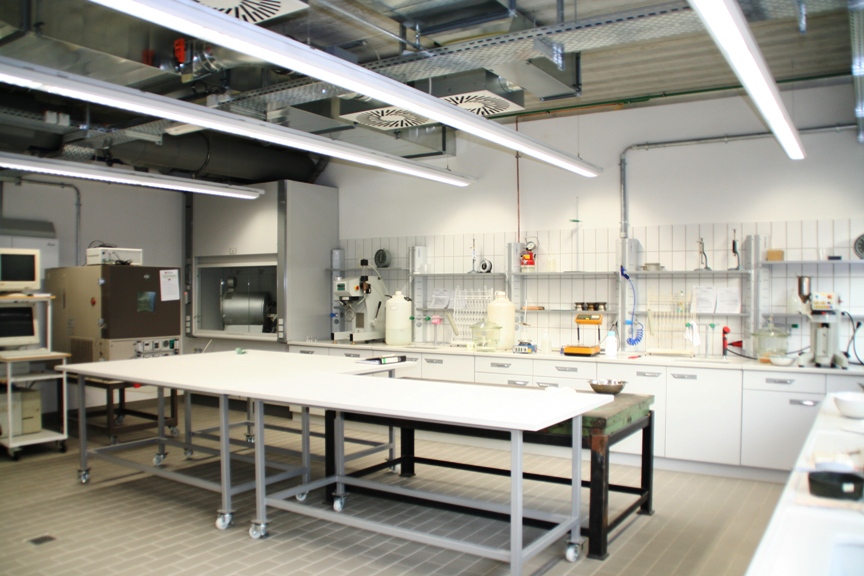 Building materials & Massive construction Laboratory Bauingenieurwesen